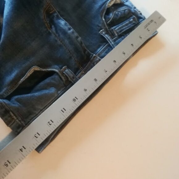 Distressed women's size 5 Jeans - Picture 7 of 15